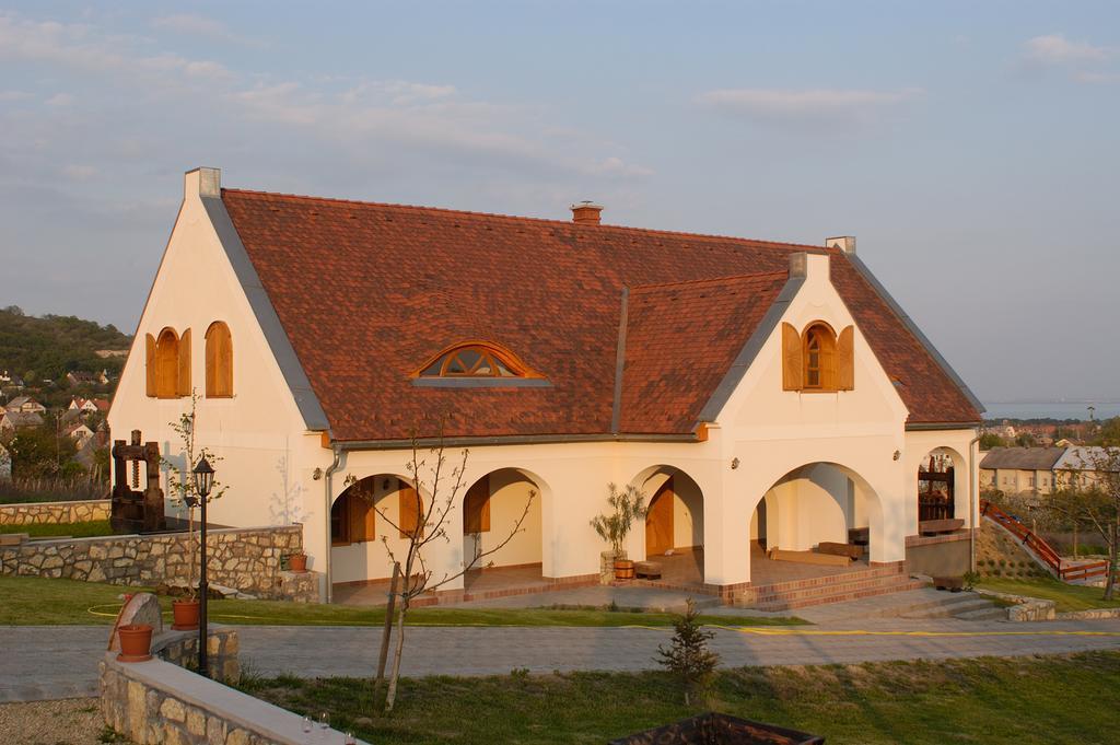 Figula Vendeghaz Hotell Balatonfüred Exteriör bild