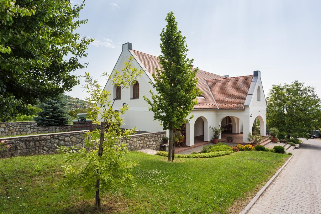 Figula Vendeghaz Hotell Balatonfüred Exteriör bild